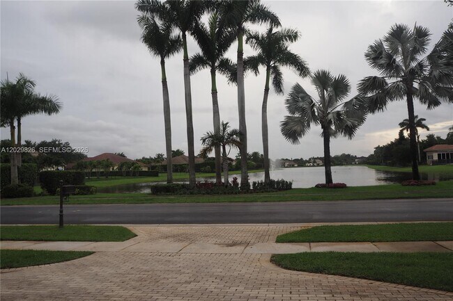 Building Photo - 2750 Jockey Cir
