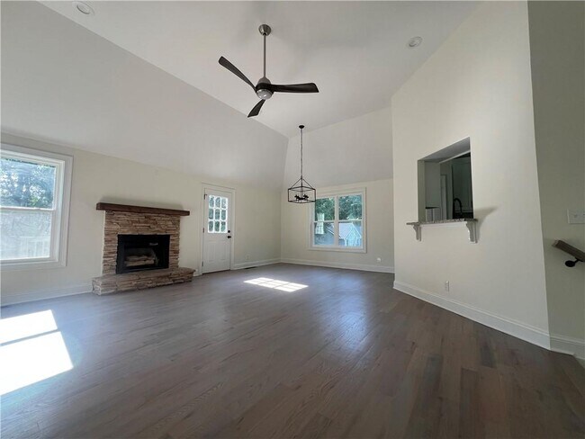 Building Photo - 130 Elk Grove Dr