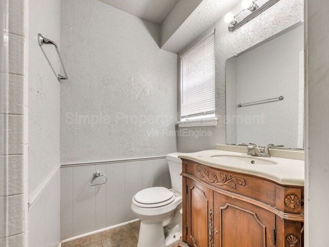 Building Photo - 1706 High Meadows Dr