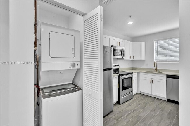 Building Photo - 584 NW 35th St