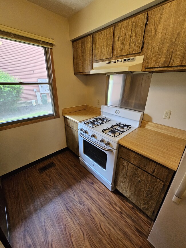 Building Photo - 5652 Great Woods Blvd