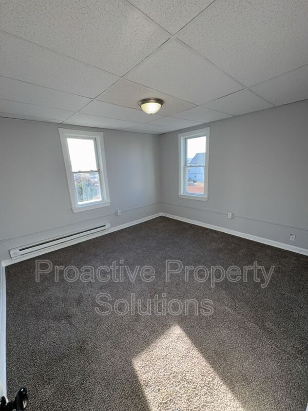 Building Photo - 746-748 River Street