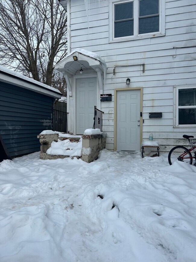 Building Photo - 111 S Wood St