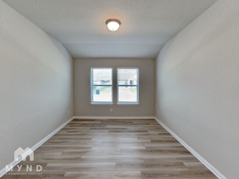 Building Photo - 100 Ostracoda Ln