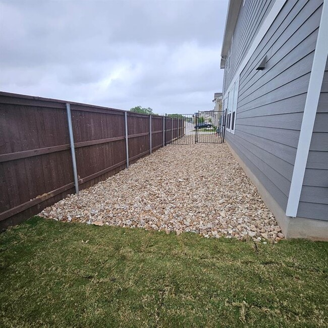 Building Photo - 10017 Milton Albert Way