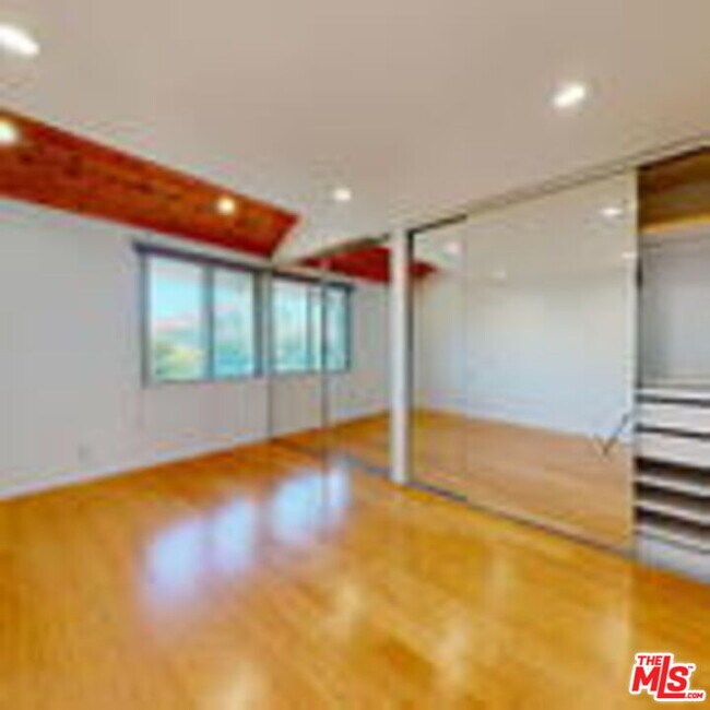 Building Photo - 8740 Tuscany Ave