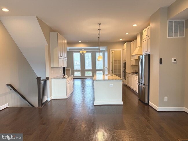 Building Photo - 20396 Roslindale Dr