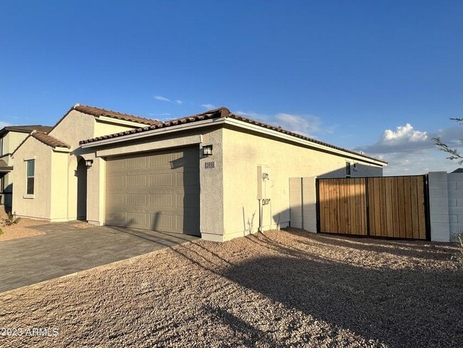 Building Photo - 2055 E Brooklyn Dr