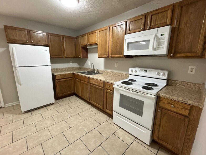 Building Photo - 37 Brianfield Dr