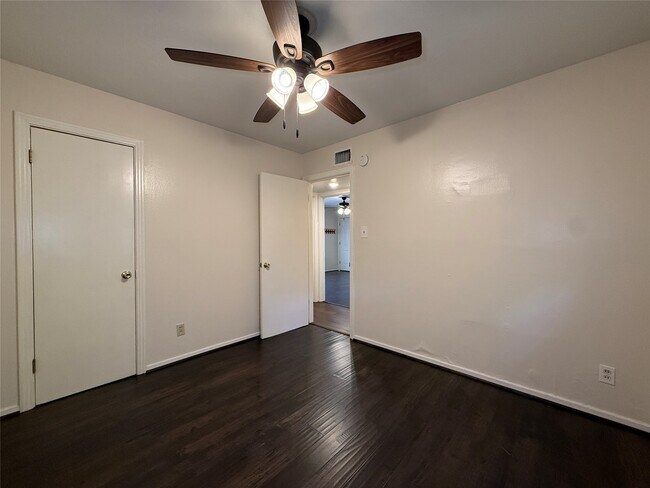 Building Photo - 1320 Heights Blvd