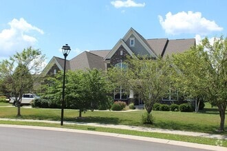 Building Photo - Absolutely Gorgeous 5 BR Estate Home in Br...