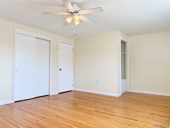 Building Photo - 220 Garden Pkwy