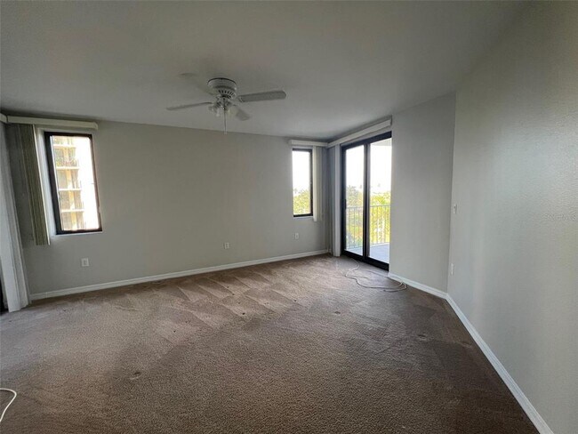 Building Photo - 670 Island Way