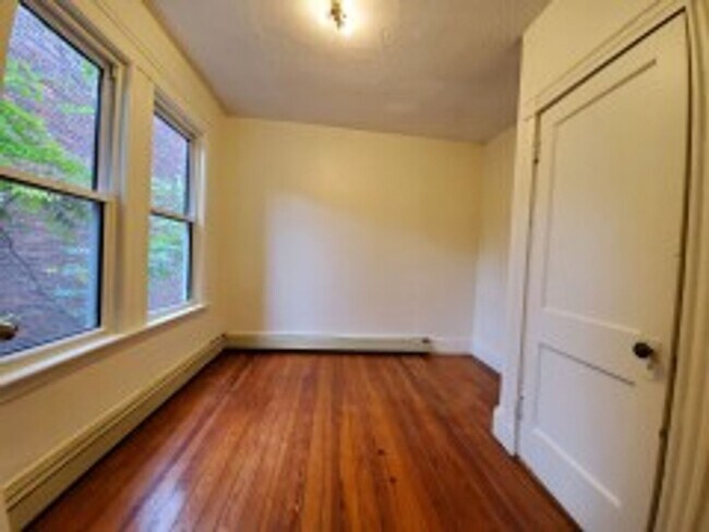 Building Photo - East Cambridge 3 BR Apartment - NO FEE - 9/1/26