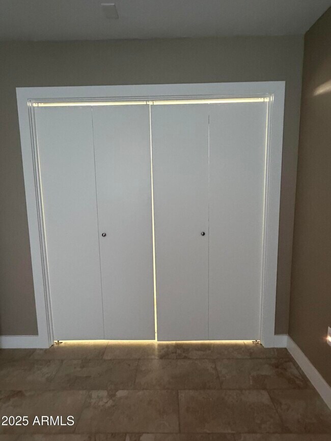 Building Photo - 14801 N Agua Fria Dr