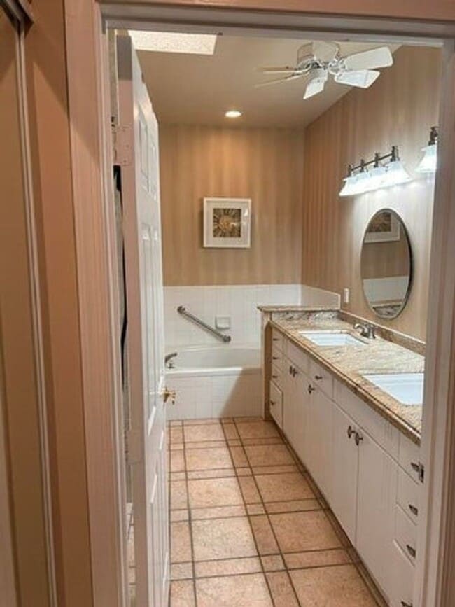 Building Photo - 8884 Shoal Creek Ln
