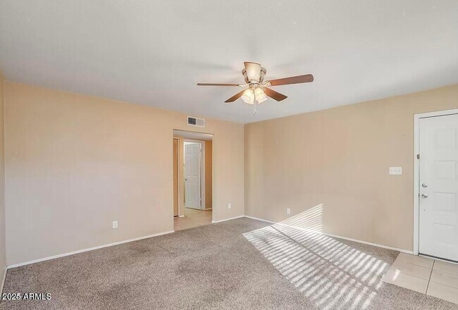 Building Photo - 1401 E El Parque Dr