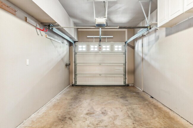Building Photo - 3305 Summerlinn Dr