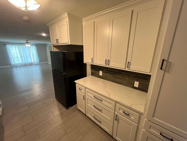 Building Photo - 10438 Jefferson Hwy