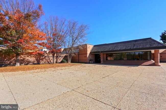 Building Photo - 12824 Clarksburg Square Rd