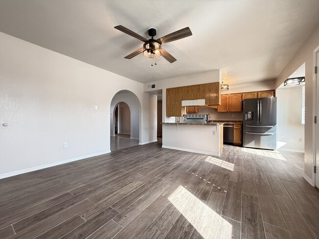 Building Photo - 9321 Sorbonne Dr