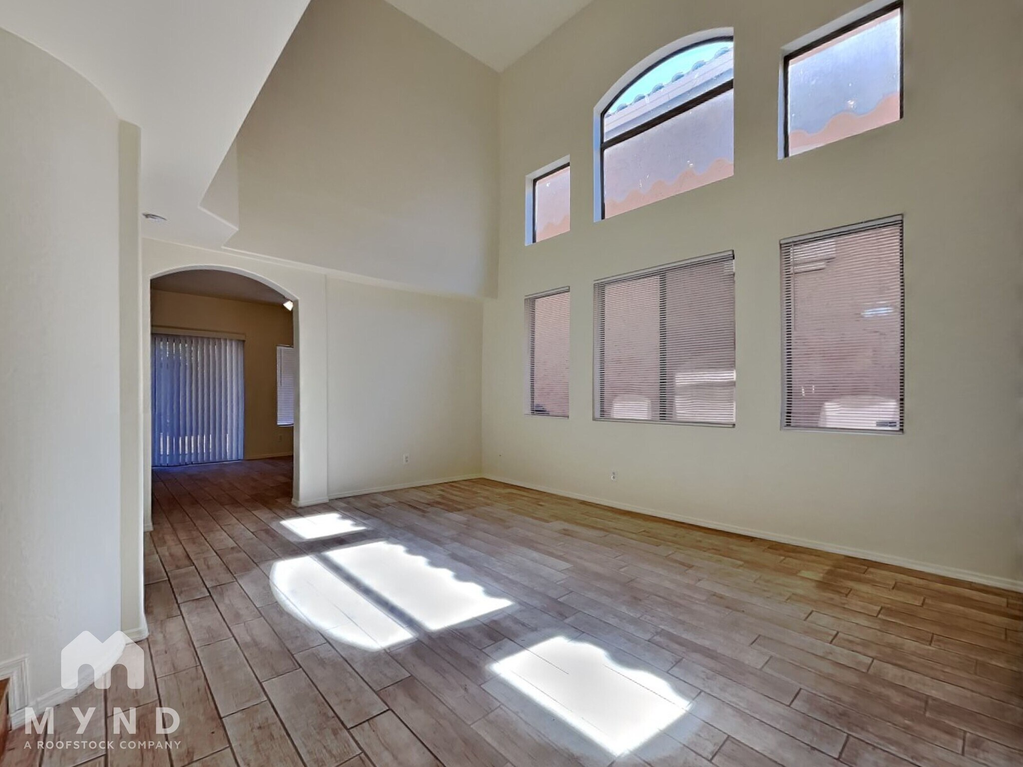 Building Photo - 10524 W Almeria Rd