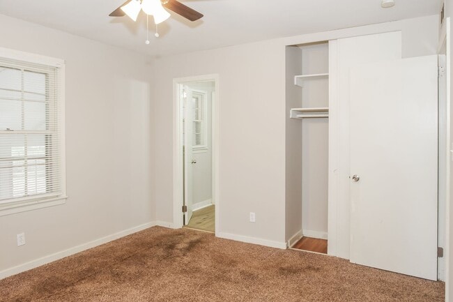 Building Photo - 3206 Bayless Dr SW