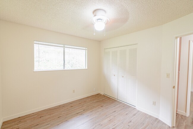 Building Photo - 1220 Fairview Dr