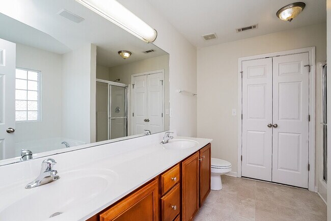 Building Photo - 5051 Preserve Blvd