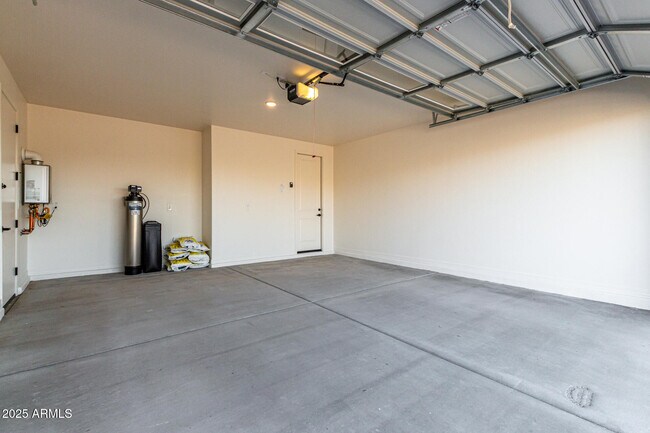 Building Photo - 3451 W Verde River Rd