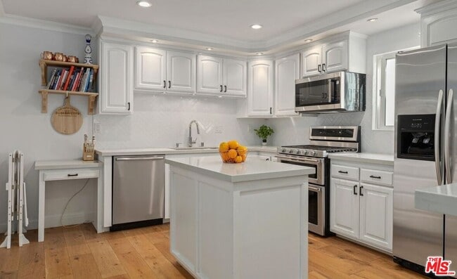 Building Photo - 17219 Palisades Cir