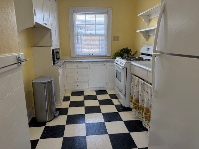 Classic 1925 kitchen! - 1676 Randolph Ave