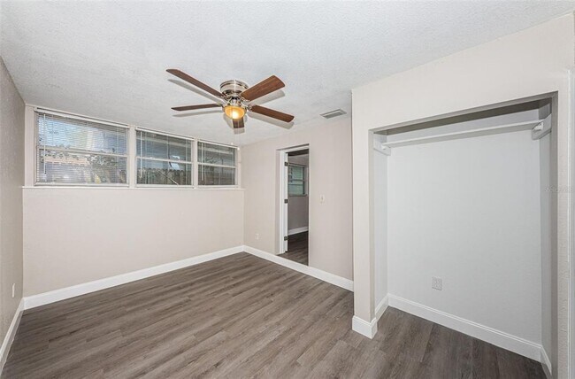 Building Photo - 705 3rd Ave NE