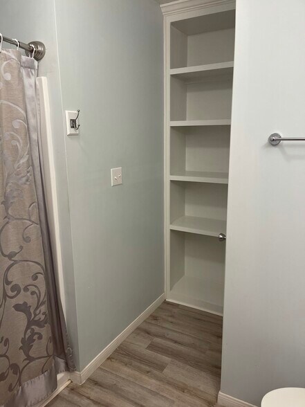 Building Photo - 6314 Springside Dr