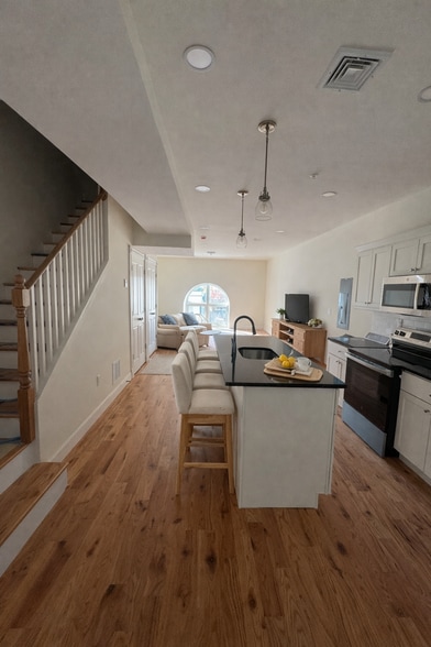 Kitchen - Virtually Staged - 157 Green St