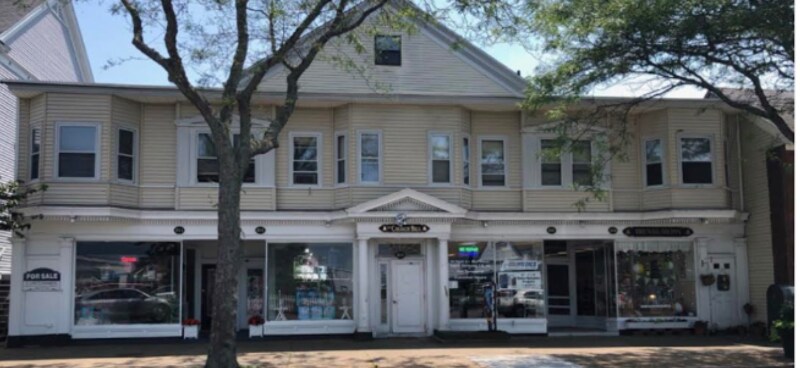 Building Photo - 215 Main St
