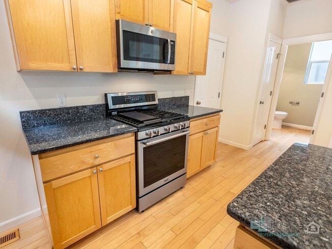 Building Photo - Beautiful 3 Bed/3 Bath Home!
