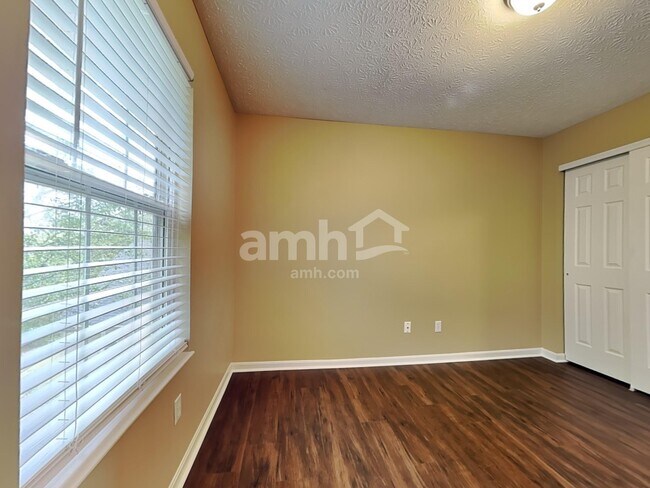 Building Photo - 8267 Springleaf Lake Dr