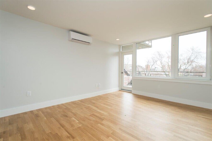 Building Photo - 335 Harvard St