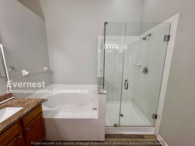 Building Photo - 4 Bed/2 Bath Home with Garage / Pet-Friendly / Coming Soon!