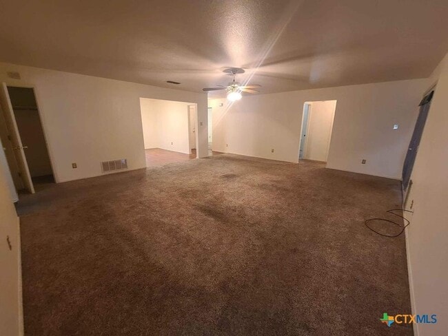 Building Photo - 4504 Aspen Dr