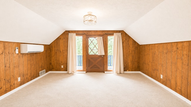 Building Photo - Well maintained Swannanoa Rental Home!