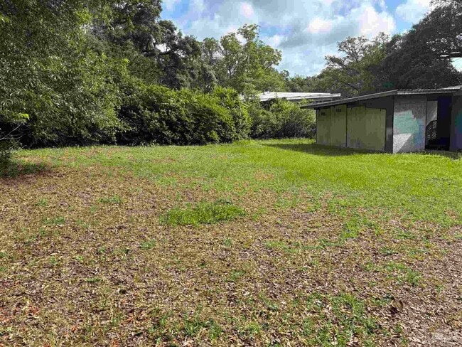 Building Photo - 5095 Crestwood Rd