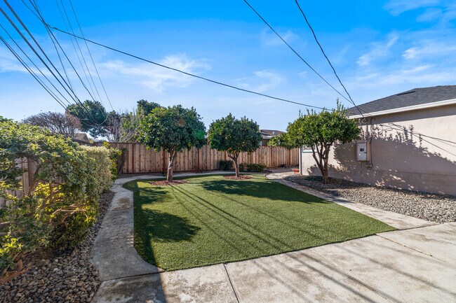 Building Photo - 316 Cupertino Way