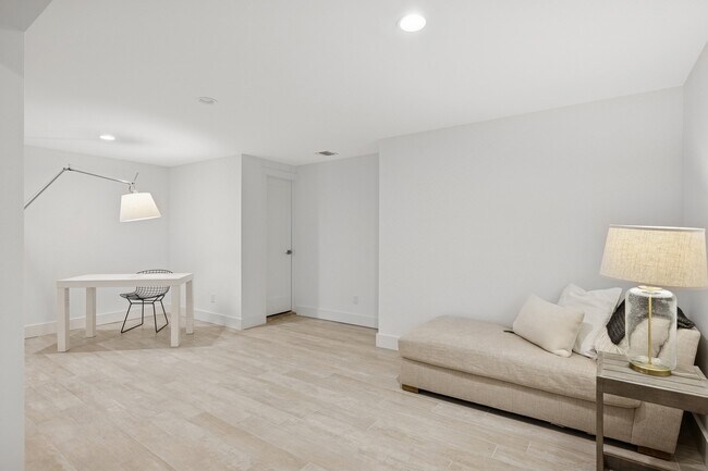 Building Photo - 5 Tanager Ln
