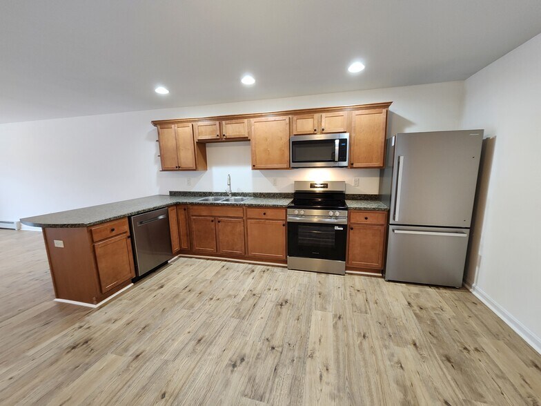 Primary Photo - 112 Meadow Ridge Dr