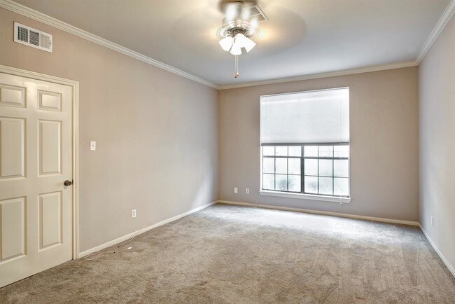 Building Photo - 4000 Purdue St