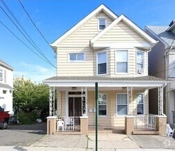 Building Photo - 316 Devon St
