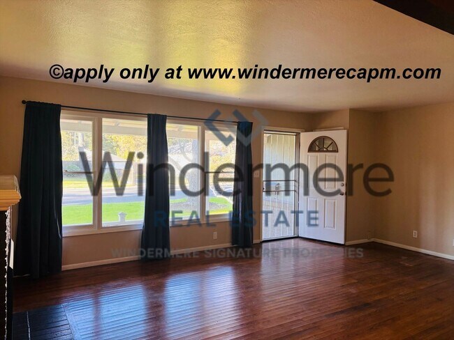 Building Photo - Arden Arcade 3 bedroom/ 2 bath on HUGE lot – Space, Location, and Charm!