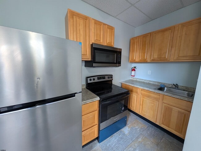 Building Photo - 16 N Iowa Ave